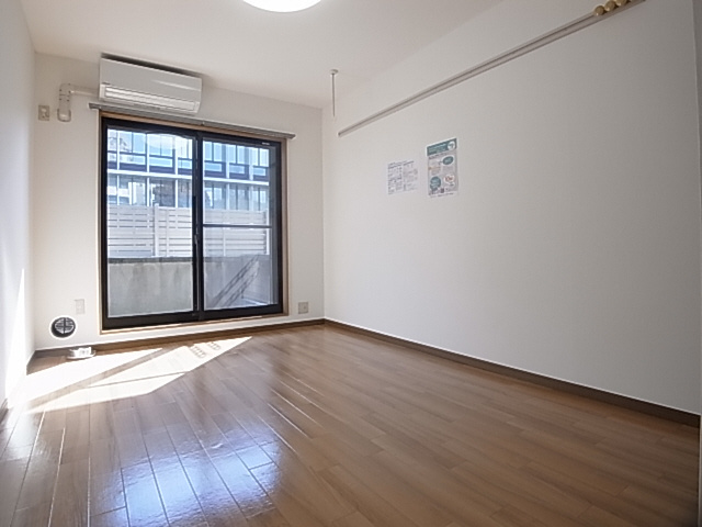 神戸市須磨区大黒町４丁目のアパートの居間・リビング|室内