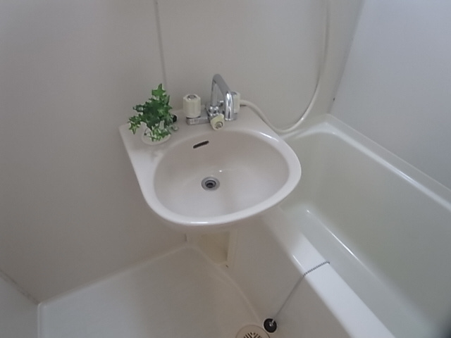 神戸市須磨区大黒町４丁目のアパートの洗面所