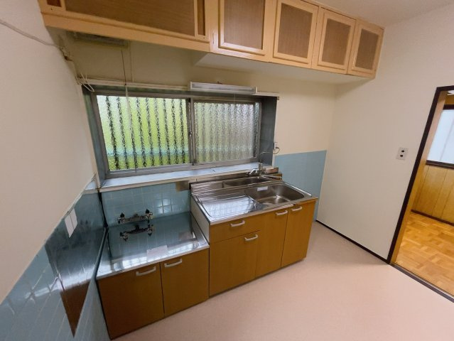 高城有松裏戸建のキッチン