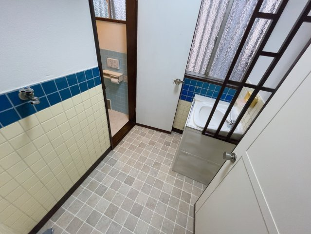 高城有松裏戸建の内装