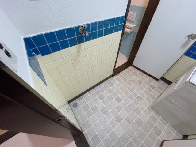 高城有松裏戸建の洗面所