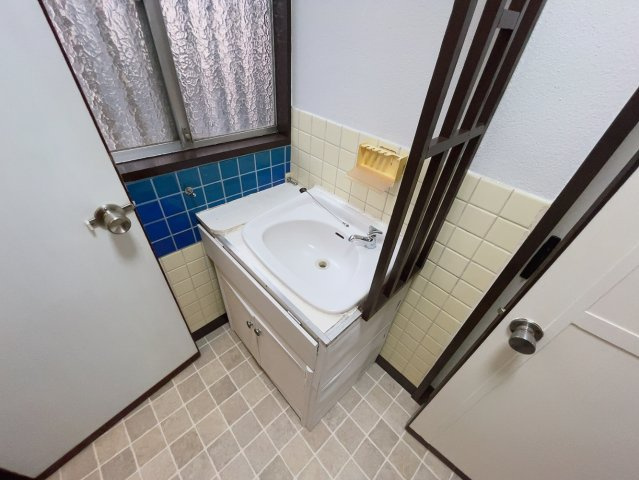 高城有松裏戸建の独立洗面台