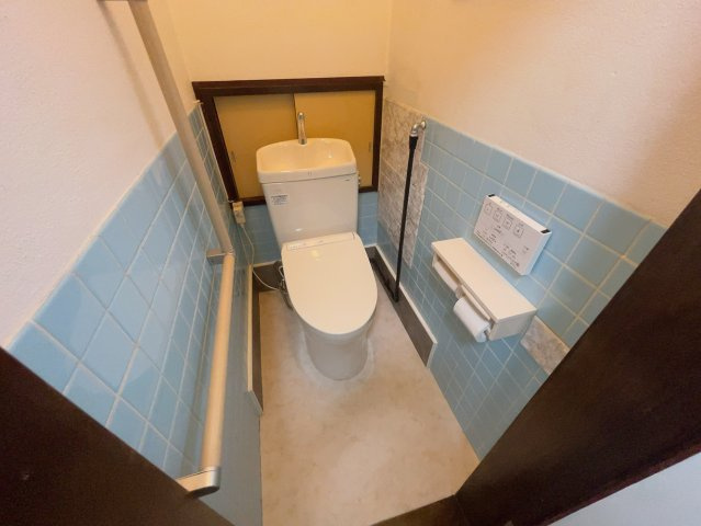 高城有松裏戸建のトイレ