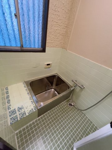 高城有松裏戸建の浴室