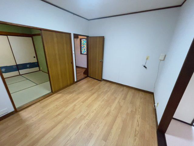 高城有松裏戸建の内装