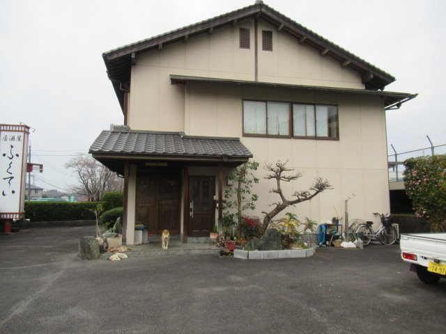 津山市志戸部　2階建店舗の駐車場