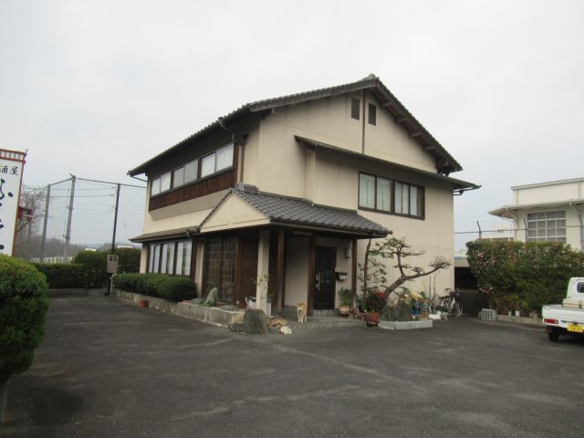 津山市志戸部　2階建店舗の外観