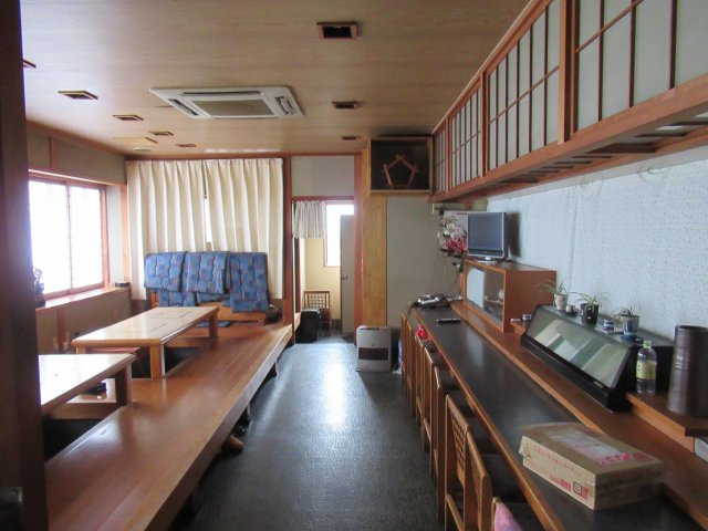 津山市志戸部　2階建店舗の内装