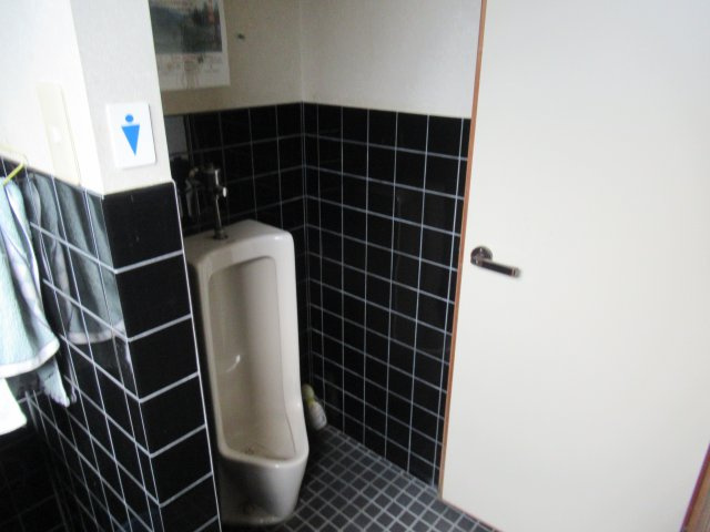 津山市志戸部　2階建店舗の内装