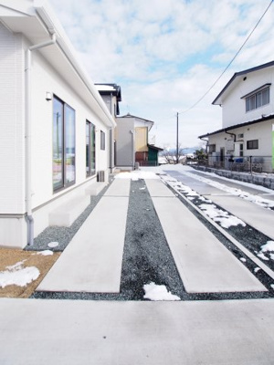 【駐車場】 | QUADRIFOGLIO　桑折町２期　１号棟