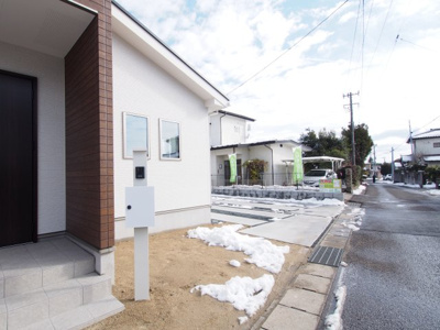 【前面道路含む現地写真】 | QUADRIFOGLIO　桑折町２期　１号棟