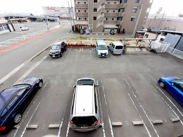 デーア・フィオーレの駐車場