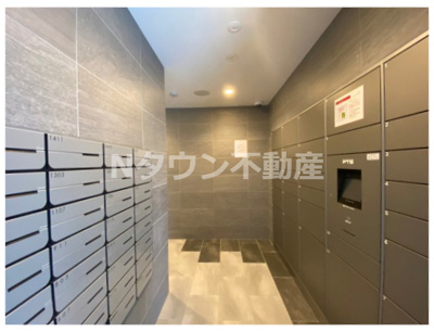 【その他共用部分】 | プレサンス広小路通今池 | 宅配ボックスと集合メールボックスです