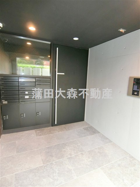 COCOCUBE大森山王のエントランス