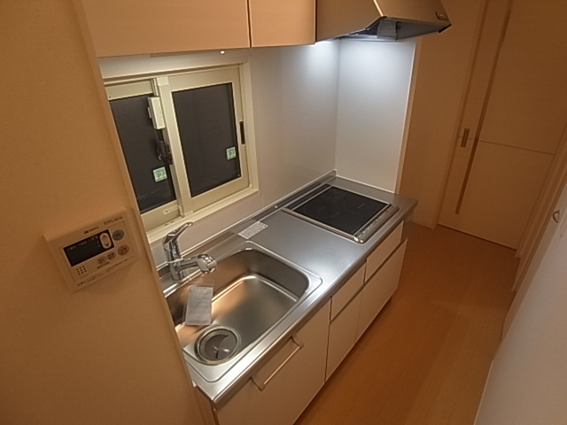 神戸市兵庫区南逆瀬川町のアパートのキッチン|システムキッチン（ＩＨ２口）