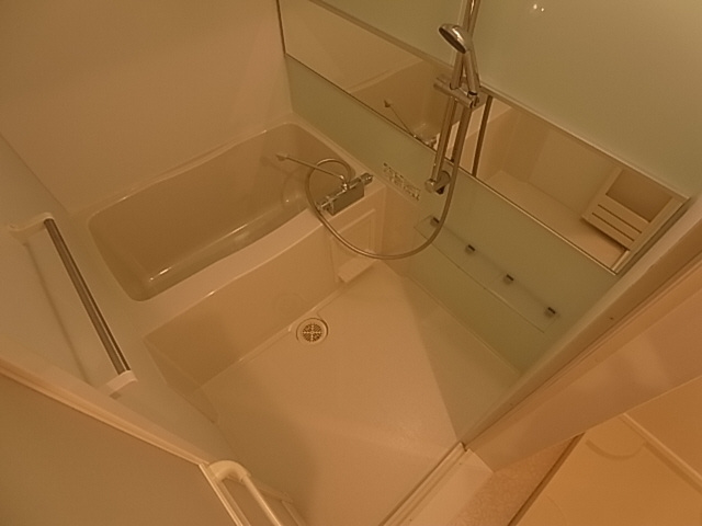 神戸市兵庫区南逆瀬川町のアパートの浴室|浴室