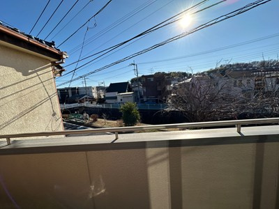 【展望】 | 今井貸家 | 2階・バルコニーからの眺望です♪2階にあるので人目が気にならないのが嬉しいですよね☆