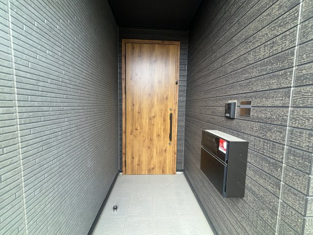 kolet岩槻仲町♯05のエントランス|落ち着いたエントランスです