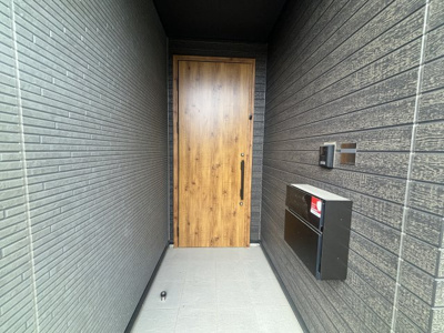 【エントランス】 | kolet岩槻仲町♯05 | 落ち着いたエントランスです
