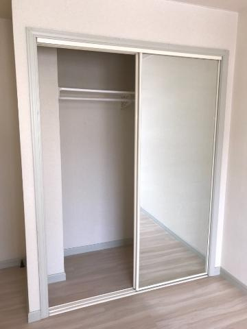 ピアチェーレの収納|西洋室クローゼット