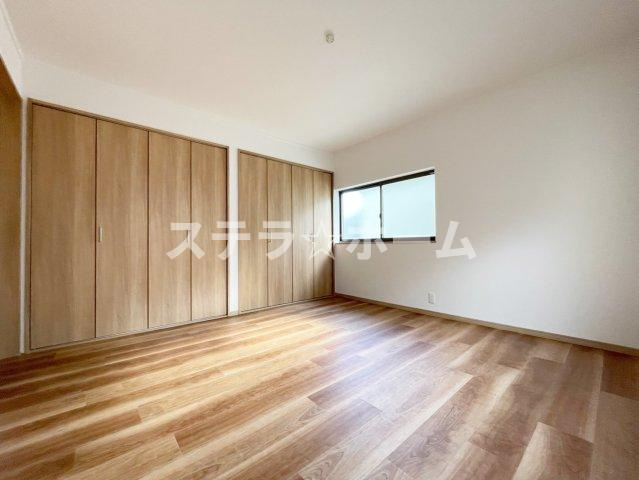 千里山東1 中古戸建の洋室|明るい洋室です