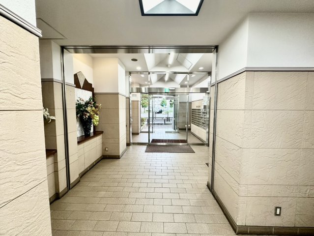 ライオンズシティ榴ケ岡公園のエントランス