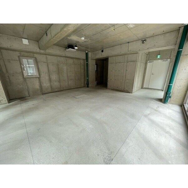 Marsアザレア通りの内装