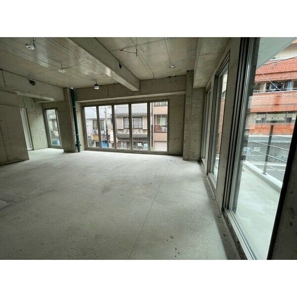 Marsアザレア通りの玄関