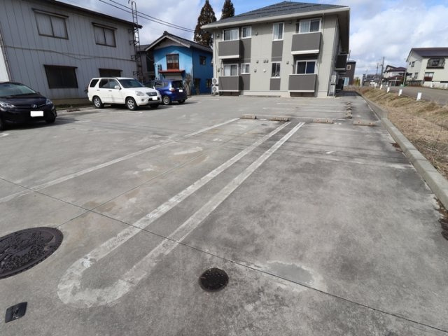 Ｄ-ｒｏｏｍ ＴＡＫＥｊａｎｇの駐車場
