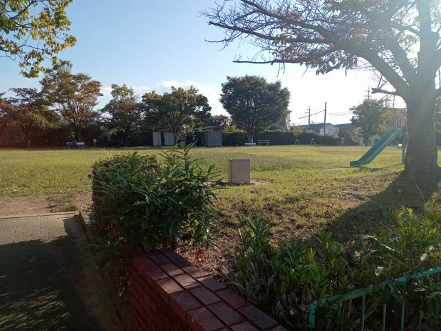 富田林市寺池台1丁目　土地の周辺|向かいは寺池公園で開放感のある立地です