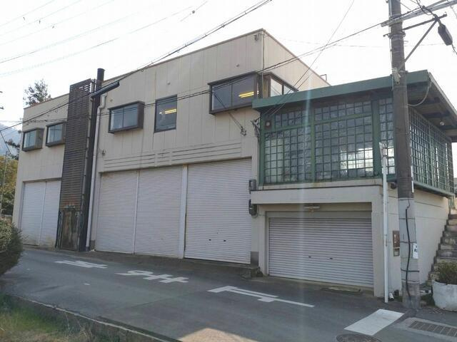 八尾市郡川３丁目の倉庫