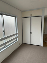 コンパクトで使いやすい洋室です