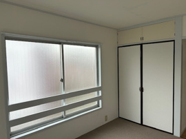 スタンダードな洋室です