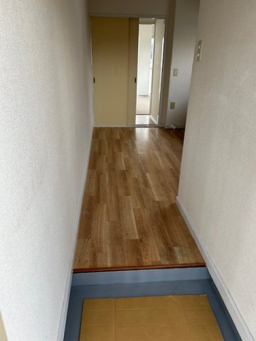 収納もある玄関です