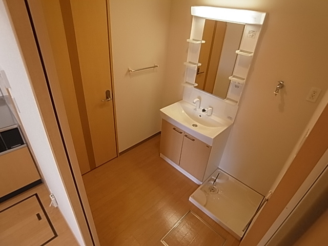 神戸市兵庫区平野町字天王谷奥東服のアパートの洗面所|シャンプードレッサー