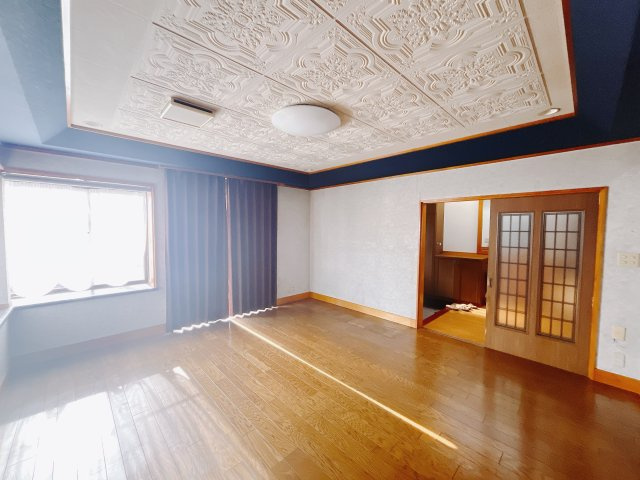 【中古戸建】高崎市藤塚町の居間・リビング|■バルコニー