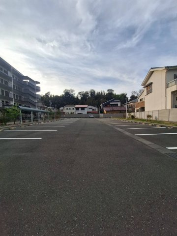 ＯＣ　ＲＥＳＩＤＥＮＣＥ　Ｒ　ＹＯＫＯＨＡＭＡ　ＨＩＮＯの駐車場