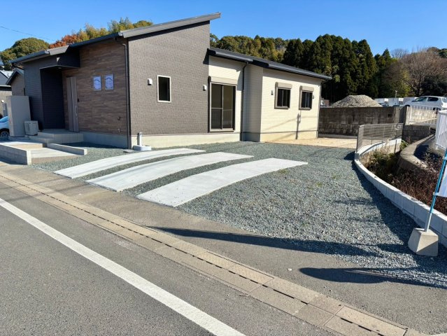 久留米市高良内町の新築一戸建の駐車場