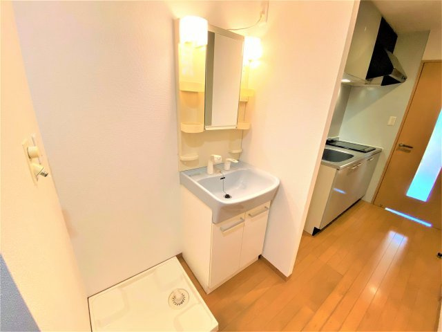 ソレイユ山代の洗面所|別部屋同間取の参考写真となります。