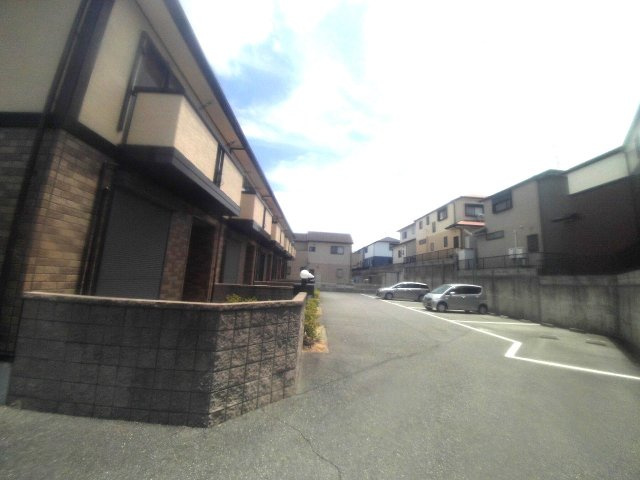 サンクヴィラージュの駐車場