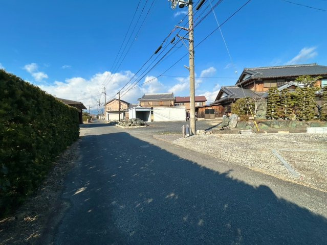 守山市赤野井町1号地　売土地の前面道路含む現地写真