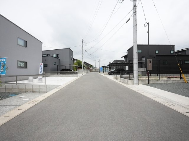 【前面道路含む現地写真】 | JIDAI合志市野々島　2号棟