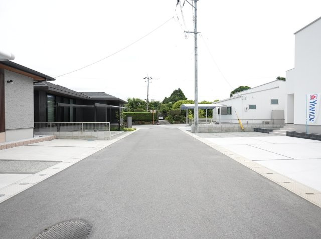 【前面道路含む現地写真】 | JIDAI合志市野々島　2号棟