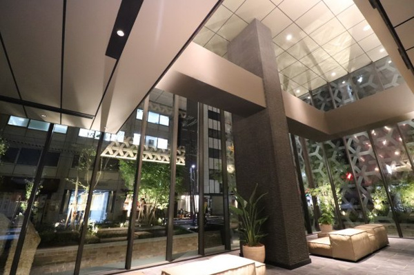 【エントランス】 | 【エントランスホール】スタイリッシュでモダンなデザイン。懐かしいのに新しい、毘沙門亀甲模様の意匠。