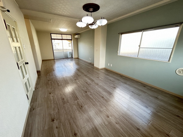 HARADABLDG.の居間・リビング|おしゃれな居間です