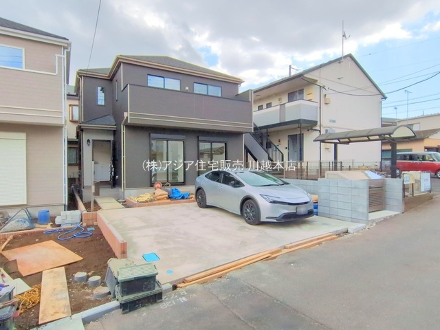 月々８万円台～　新築戸建　川越市鯨井の前面道路含む現地写真|2号棟　カースペース並列駐車2台分可能♪