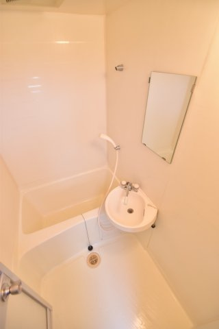 大阪市城東区成育４丁目の賃貸マンションの浴室