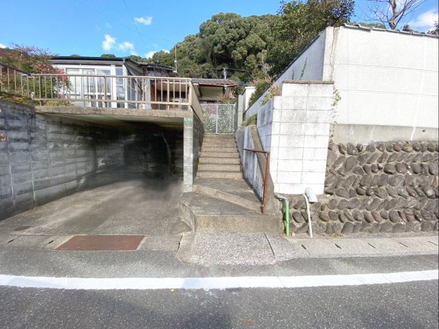 太宰府市観世音寺６丁目　土地の外観|解体更地渡しです！現況は堀車庫付きの古家があります！