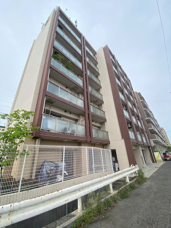 アルファレガロ甲南山手の外観