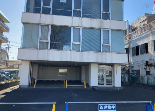 【外観】 | 土地の面積＝住宅面積ではありません。建ぺい率の問題などで、土地のある場所によって住宅を建てられる面積は限られています。高さもしかり、「土地」という言葉の中には、建築条件も含まれると考えておきましょう。